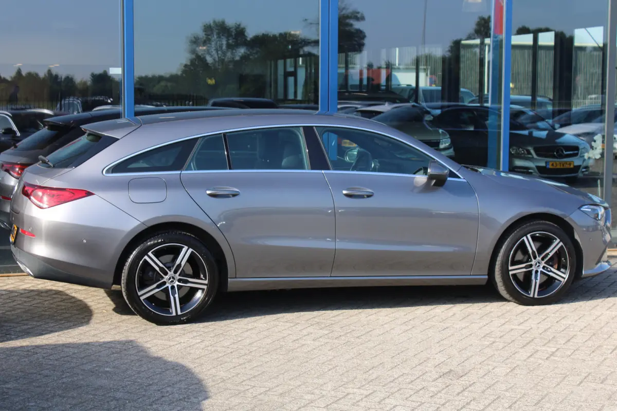 250e AUT8 Luxury Limited LEDER SFEER NAVI CAMERA 18''