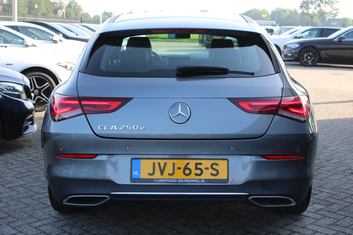 250e AUT8 Luxury Limited LEDER SFEER NAVI CAMERA 18''