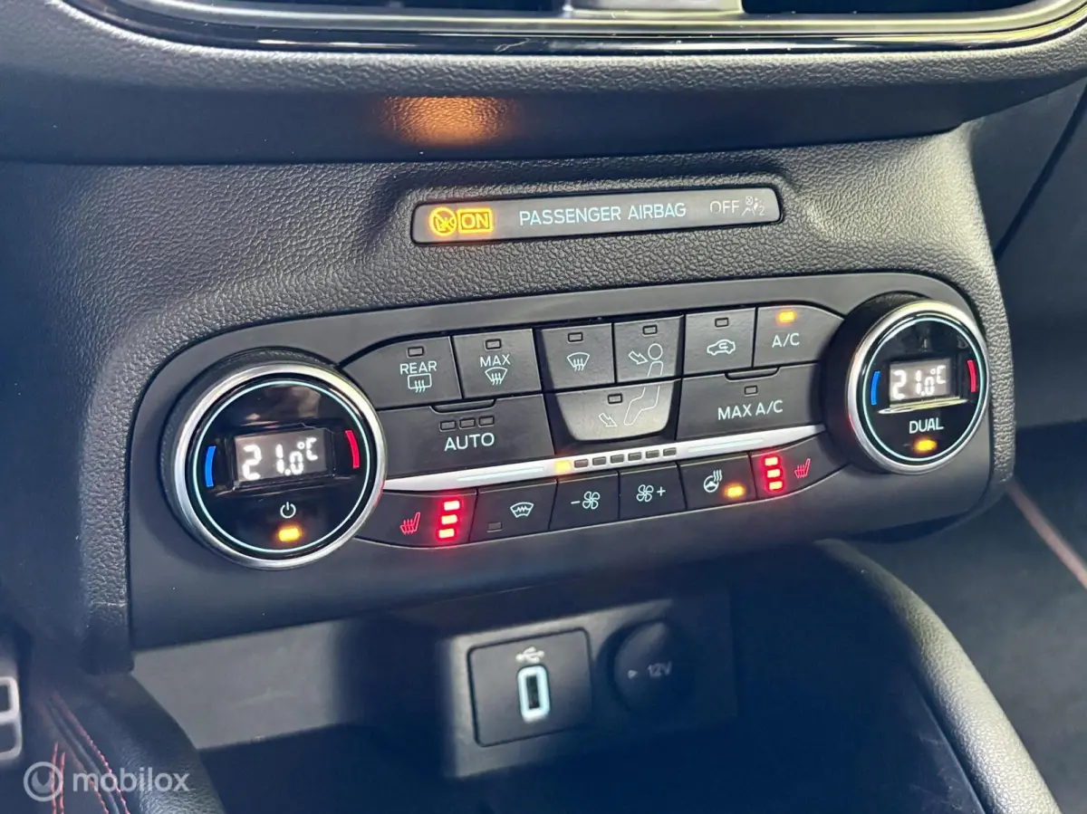 1.5 EcoBoost ST Line. AUTOMAAT, NAVI, CRUISE, CLIMA, XENON