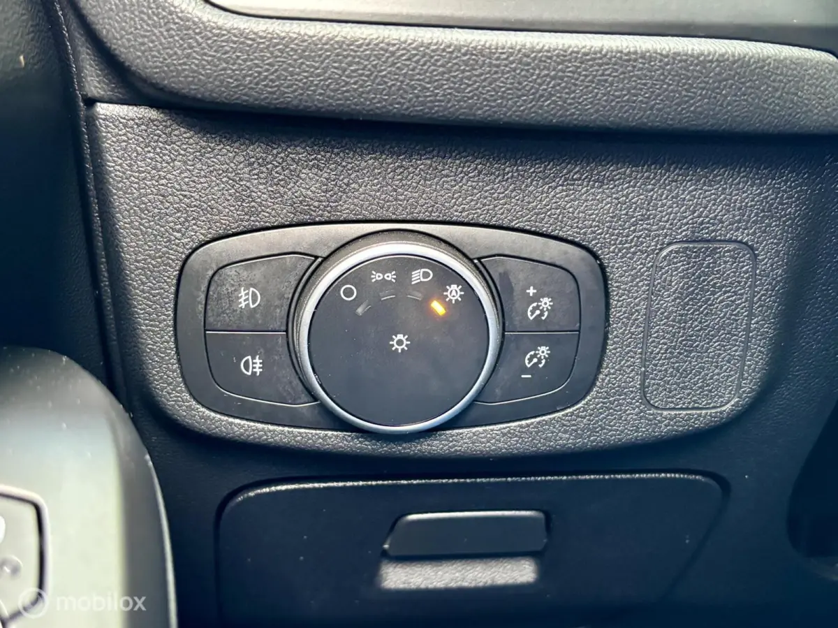1.5 EcoBoost ST Line. AUTOMAAT, NAVI, CRUISE, CLIMA, XENON