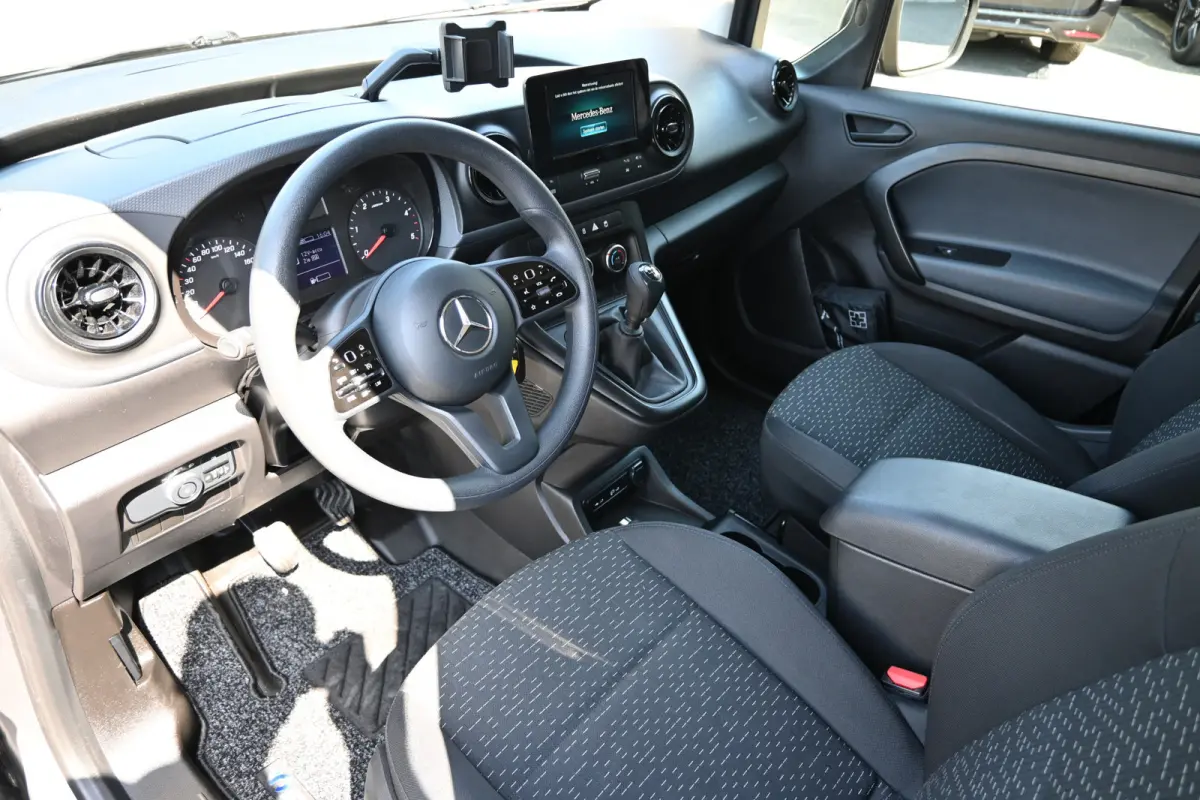 110 CDI L1 Pro Apple Carplay/Android Auto, Camera