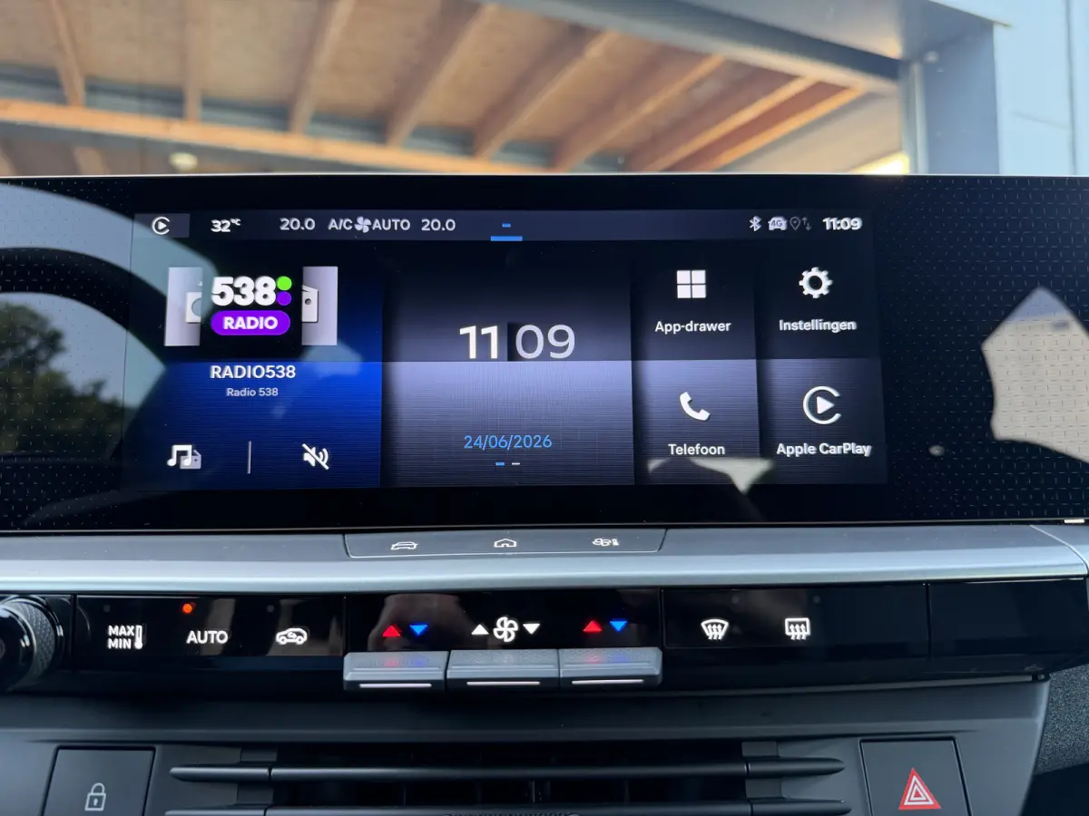 225pk Plug-in-Hybrid Edition (Trekgewicht 1.550kg - LED - Keyless Entry - Navigatie via APP - Automatische Airco - Parkeersensoren V+A - Adaptieve Cruise Controle - 19")
