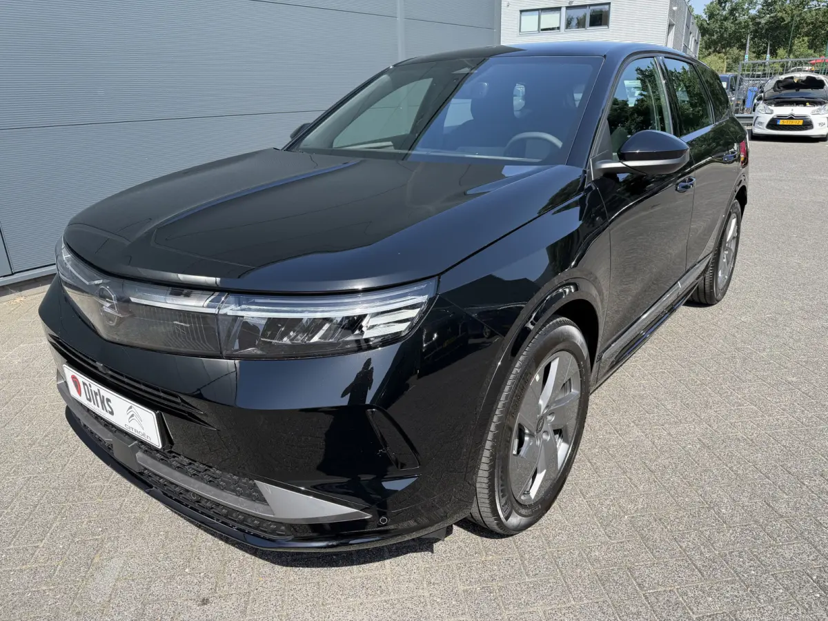 225pk Plug-in-Hybrid Edition (Trekgewicht 1.550kg - LED - Keyless Entry - Navigatie via APP - Automatische Airco - Parkeersensoren V+A - Adaptieve Cruise Controle - 19")