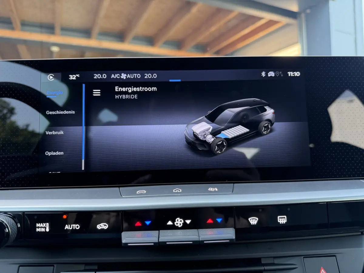 225pk Plug-in-Hybrid Edition (Trekgewicht 1.550kg - LED - Keyless Entry - Navigatie via APP - Automatische Airco - Parkeersensoren V+A - Adaptieve Cruise Controle - 19")
