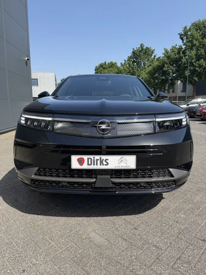 225pk Plug-in-Hybrid Edition (Trekgewicht 1.550kg - LED - Keyless Entry - Navigatie via APP - Automatische Airco - Parkeersensoren V+A - Adaptieve Cruise Controle - 19")