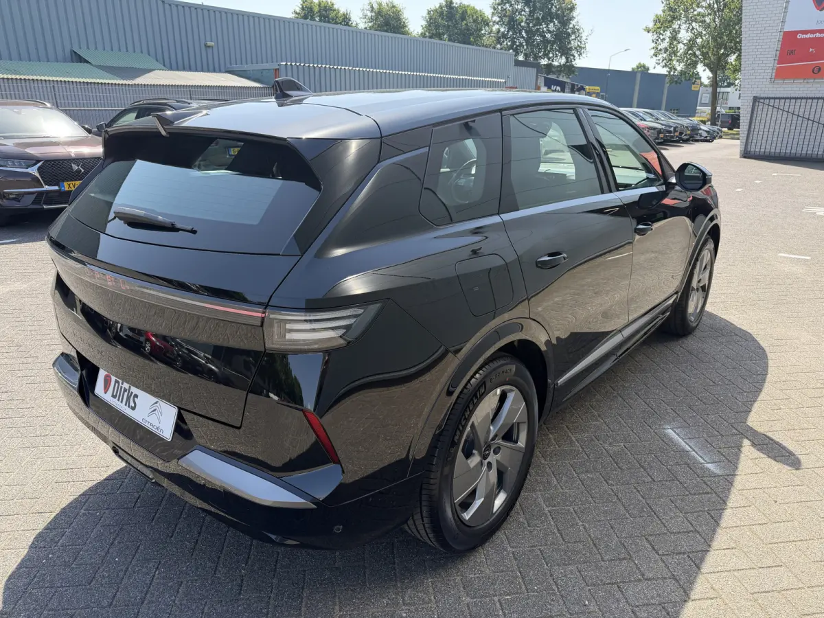 225pk Plug-in-Hybrid Edition (Trekgewicht 1.550kg - LED - Keyless Entry - Navigatie via APP - Automatische Airco - Parkeersensoren V+A - Adaptieve Cruise Controle - 19")