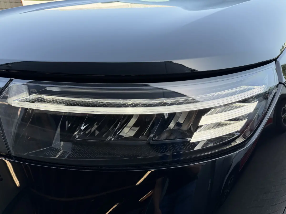 225pk Plug-in-Hybrid Edition (Trekgewicht 1.550kg - LED - Keyless Entry - Navigatie via APP - Automatische Airco - Parkeersensoren V+A - Adaptieve Cruise Controle - 19")