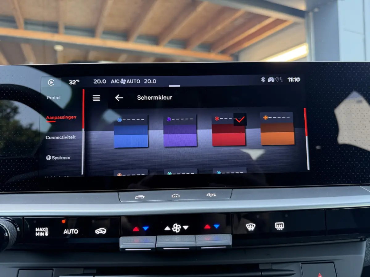 225pk Plug-in-Hybrid Edition (Trekgewicht 1.550kg - LED - Keyless Entry - Navigatie via APP - Automatische Airco - Parkeersensoren V+A - Adaptieve Cruise Controle - 19")