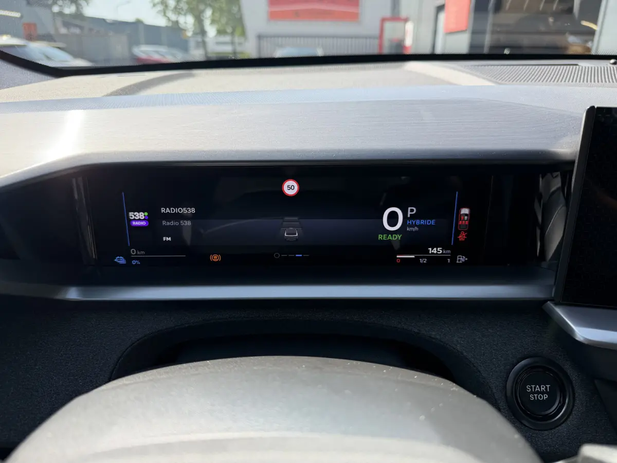 225pk Plug-in-Hybrid Edition (Trekgewicht 1.550kg - LED - Keyless Entry - Navigatie via APP - Automatische Airco - Parkeersensoren V+A - Adaptieve Cruise Controle - 19")