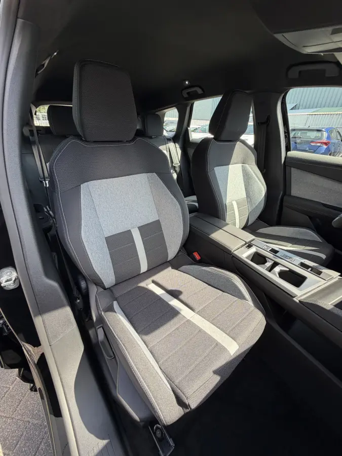 225pk Plug-in-Hybrid Edition (Trekgewicht 1.550kg - LED - Keyless Entry - Navigatie via APP - Automatische Airco - Parkeersensoren V+A - Adaptieve Cruise Controle - 19")