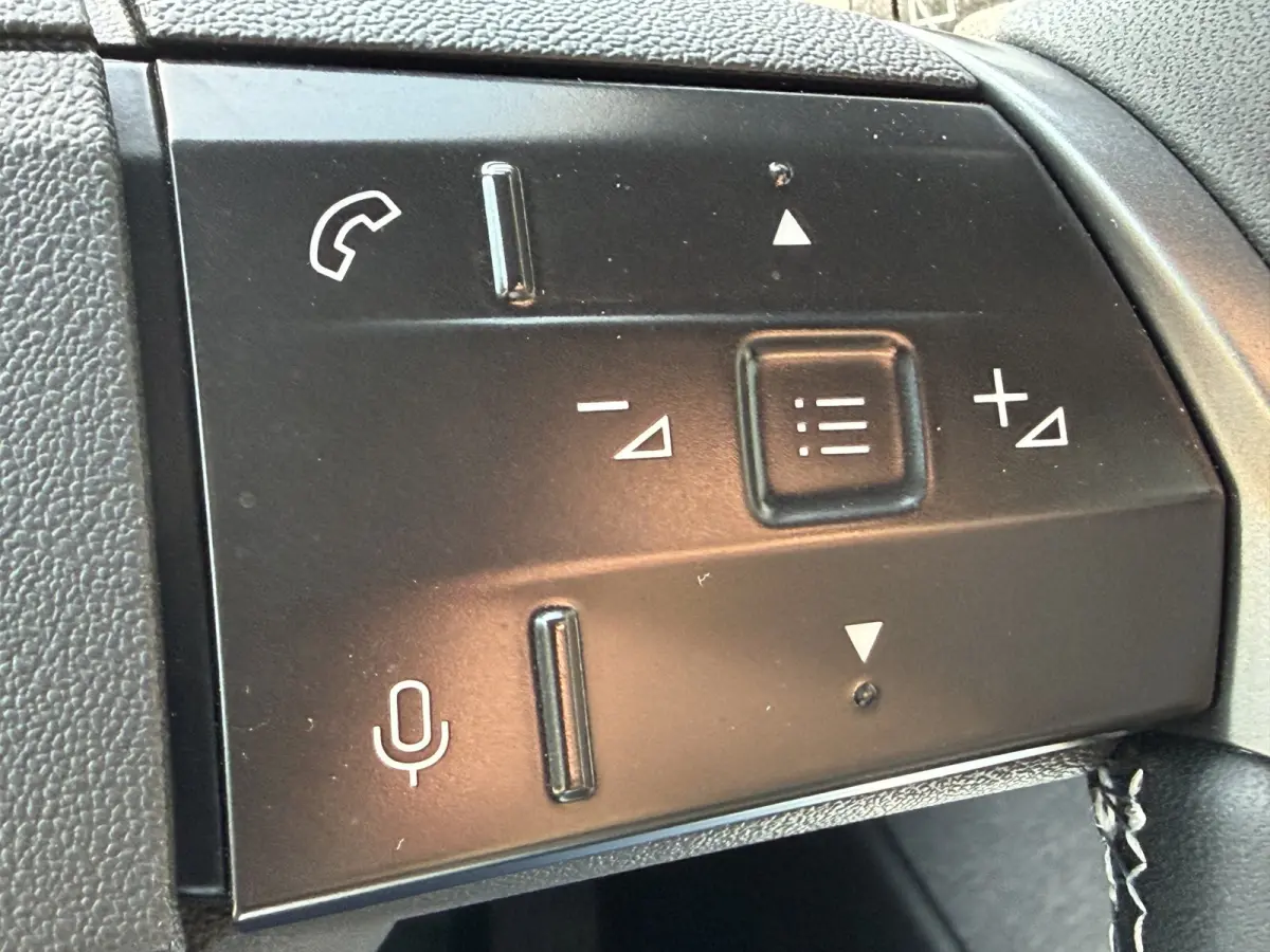 225pk Plug-in-Hybrid Edition (Trekgewicht 1.550kg - LED - Keyless Entry - Navigatie via APP - Automatische Airco - Parkeersensoren V+A - Adaptieve Cruise Controle - 19")