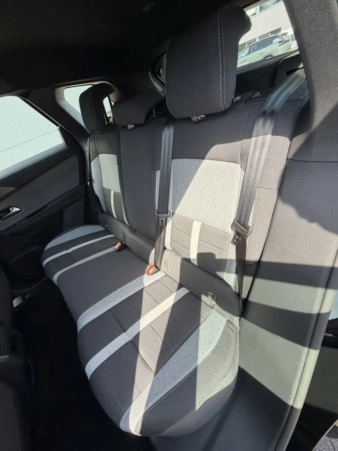 225pk Plug-in-Hybrid Edition (Trekgewicht 1.550kg - LED - Keyless Entry - Navigatie via APP - Automatische Airco - Parkeersensoren V+A - Adaptieve Cruise Controle - 19")