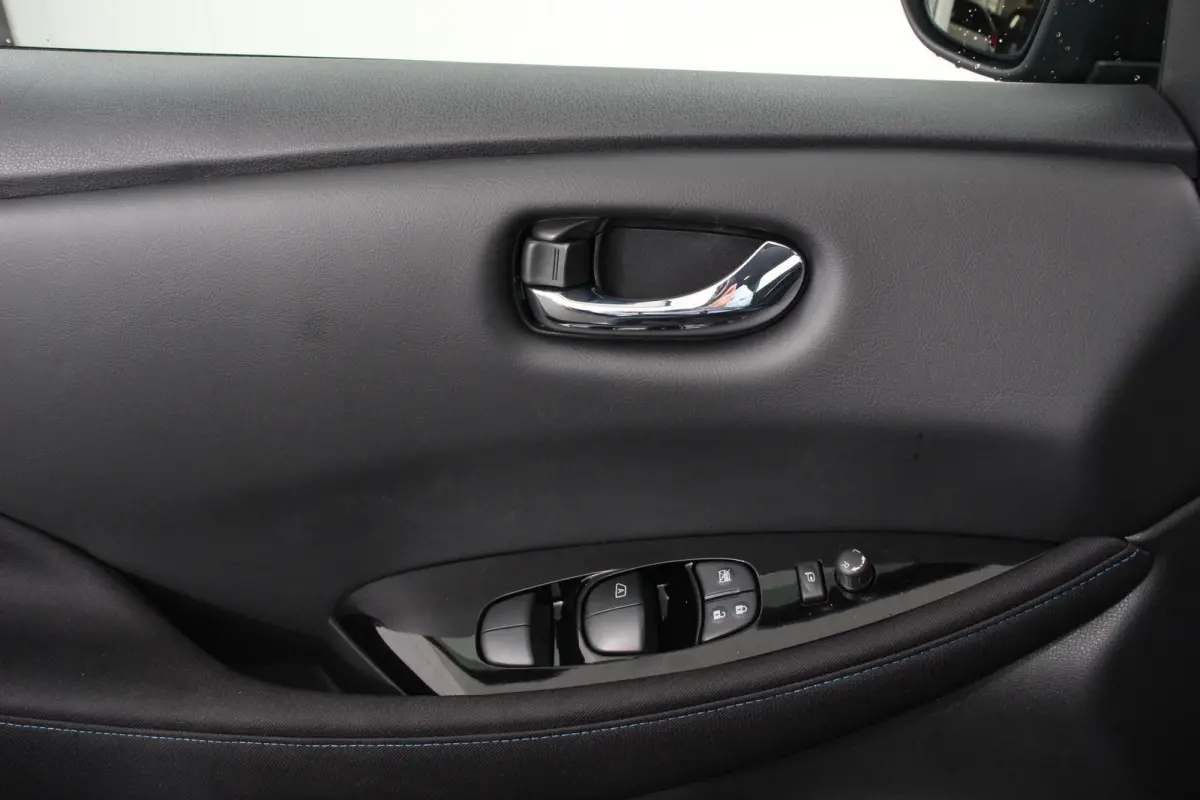 N-Connecta 40 kWh Navigatie Bluetooth Cruise Control Lichtmetalen Velgen