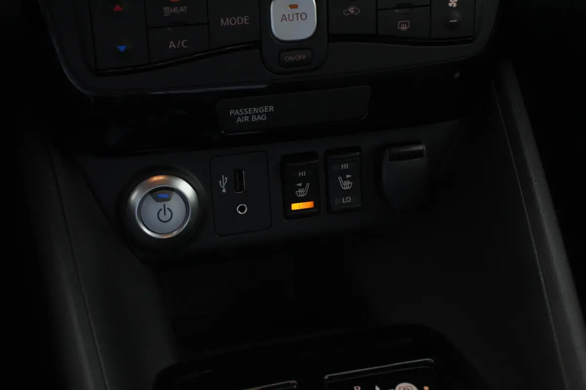 N-Connecta 40 kWh Navigatie Bluetooth Cruise Control Lichtmetalen Velgen