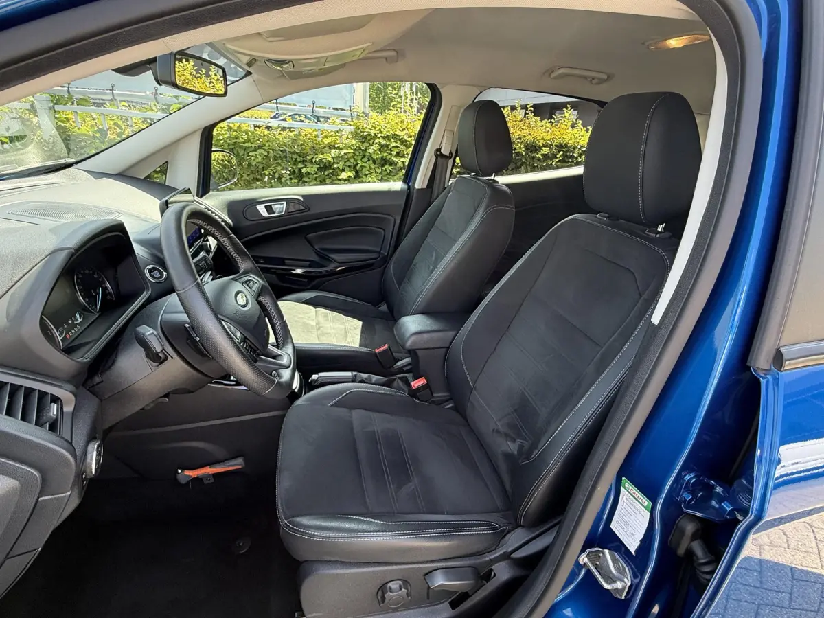 1.0 EcoBoost ST-Line Automaat | Zwart Dak | Winter Pack | Navigatie | 17"lichtmetalen Velgen