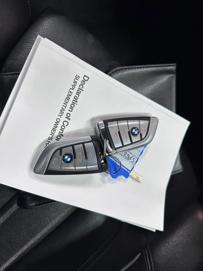 520i High Executive M-SPORT / PANO / MEMORY / TREKHAAK