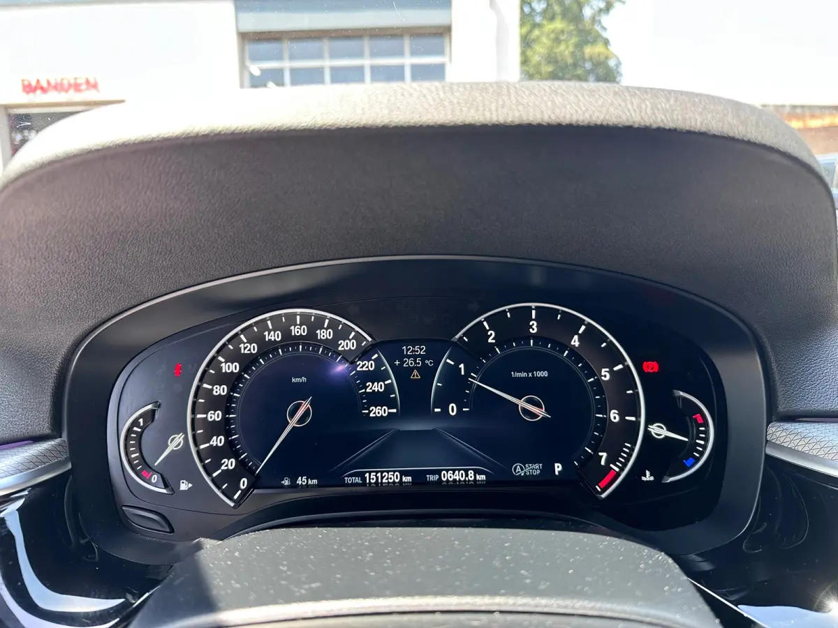 520i High Executive M-SPORT / PANO / MEMORY / TREKHAAK