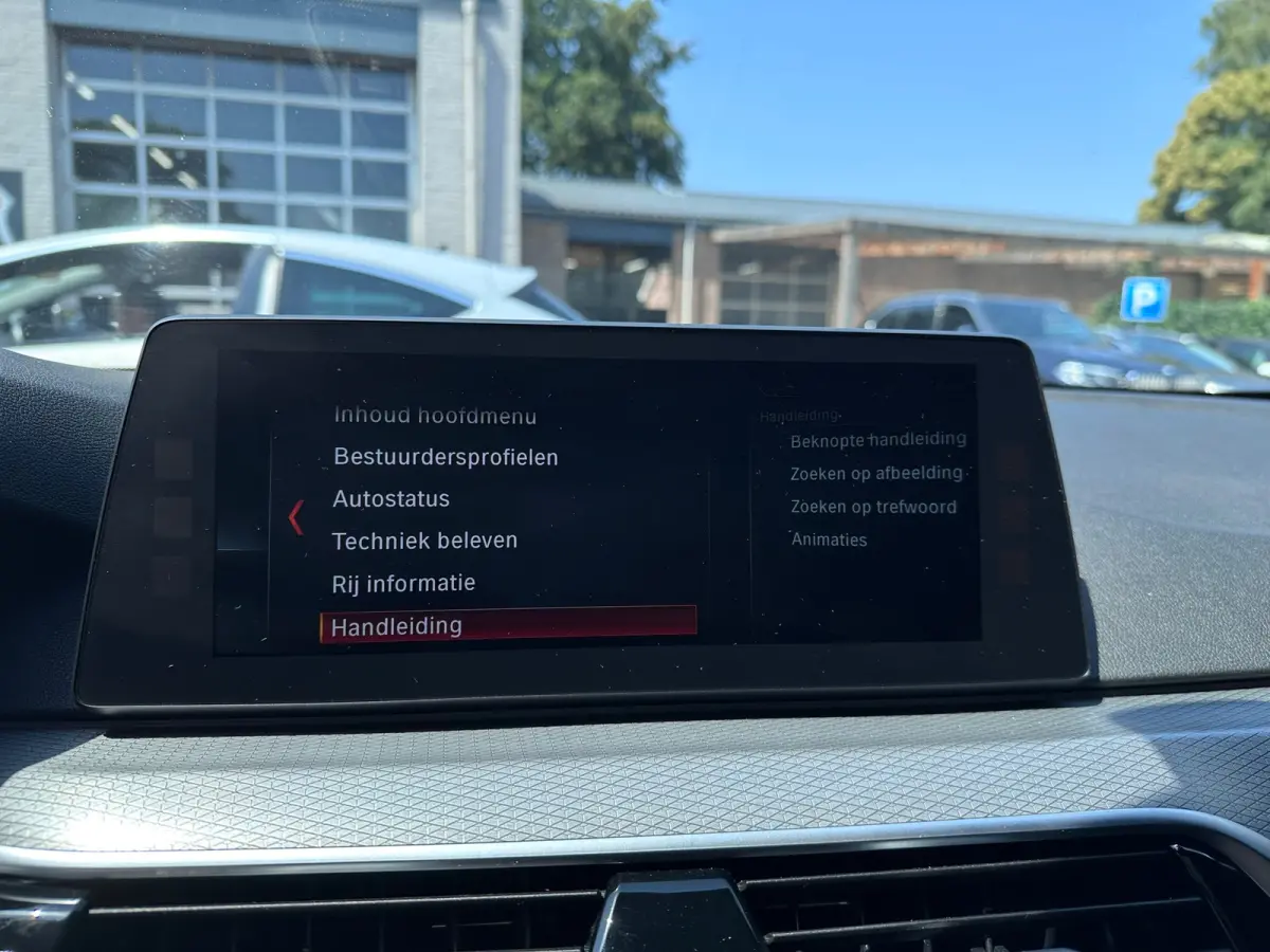520i High Executive M-SPORT / PANO / MEMORY / TREKHAAK