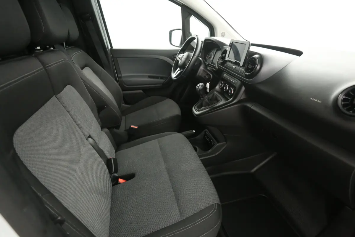 110 CDI 96pk | 3 Zits | Airco | Cruise | Camera | Carplay | LED
