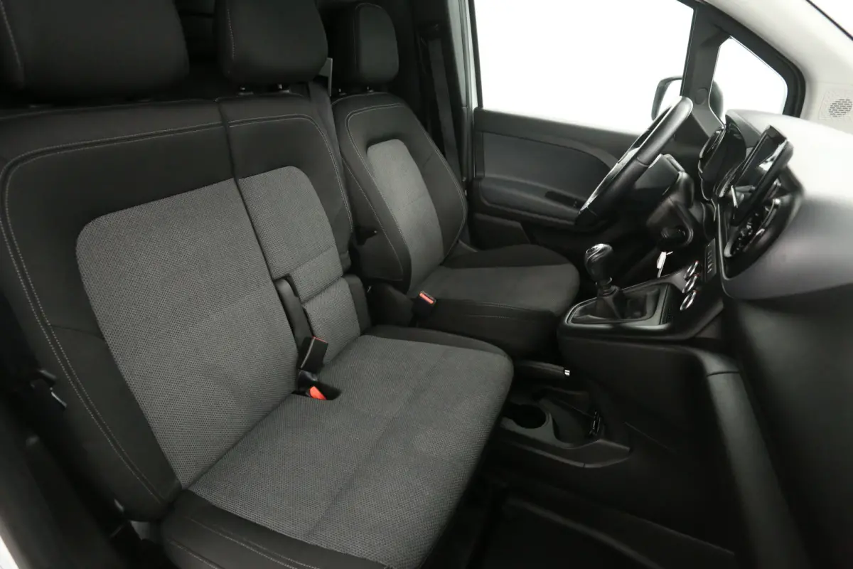 110 CDI 96pk | 3 Zits | Airco | Cruise | Camera | Carplay | LED