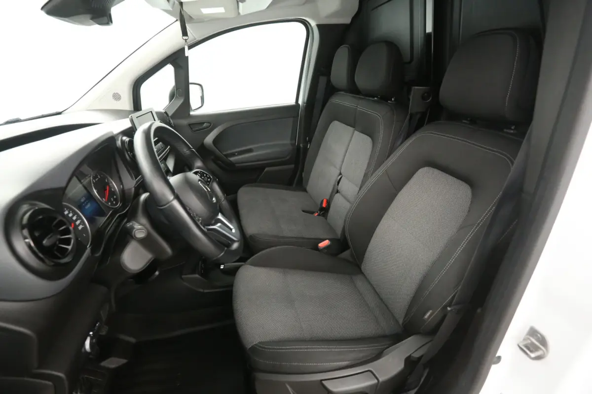110 CDI 96pk | 3 Zits | Airco | Cruise | Camera | Carplay | LED
