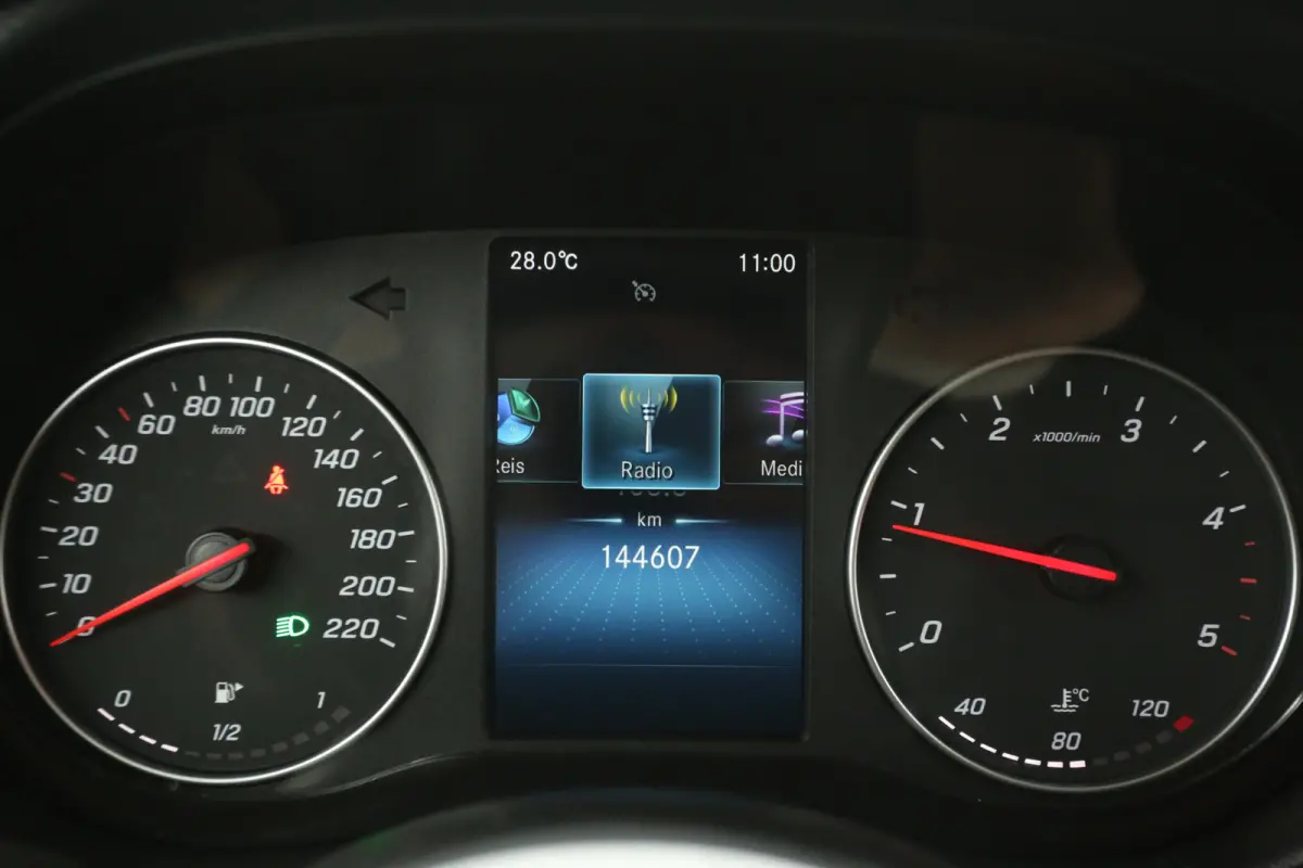 110 CDI 96pk | 3 Zits | Airco | Cruise | Camera | Carplay | LED