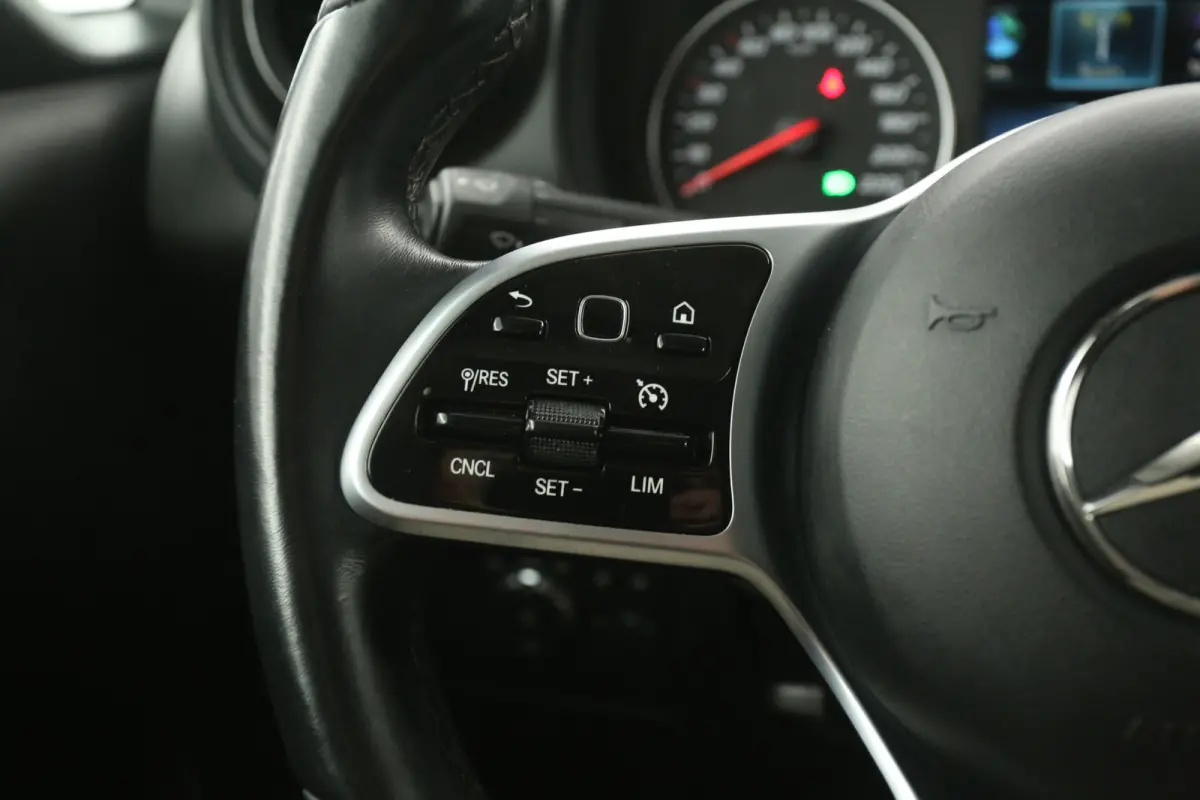 110 CDI 96pk | 3 Zits | Airco | Cruise | Camera | Carplay | LED