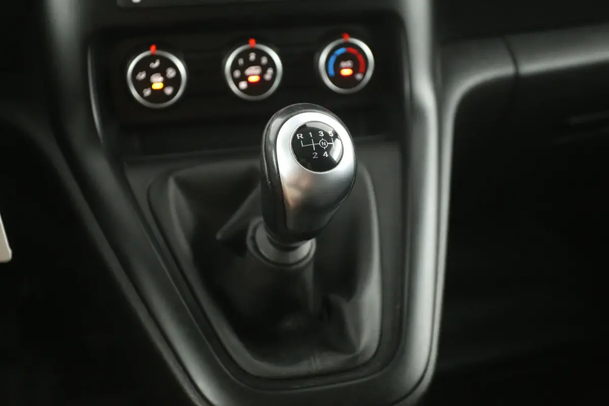 110 CDI 96pk | 3 Zits | Airco | Cruise | Camera | Carplay | LED