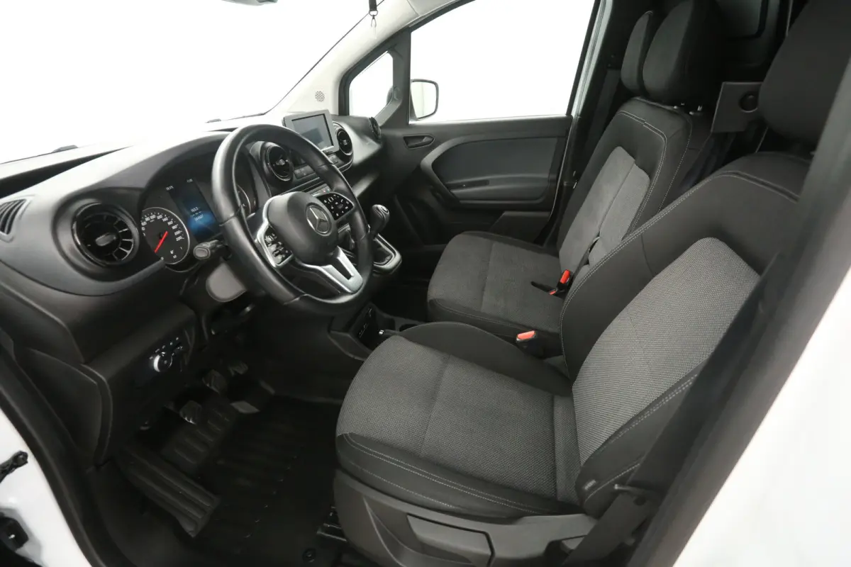 110 CDI 96pk | 3 Zits | Airco | Cruise | Camera | Carplay | LED