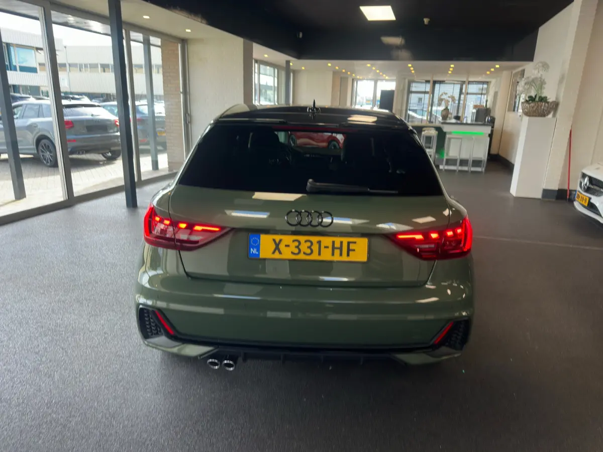 40 TFSI S Line edition one Sonos ACC Half leder