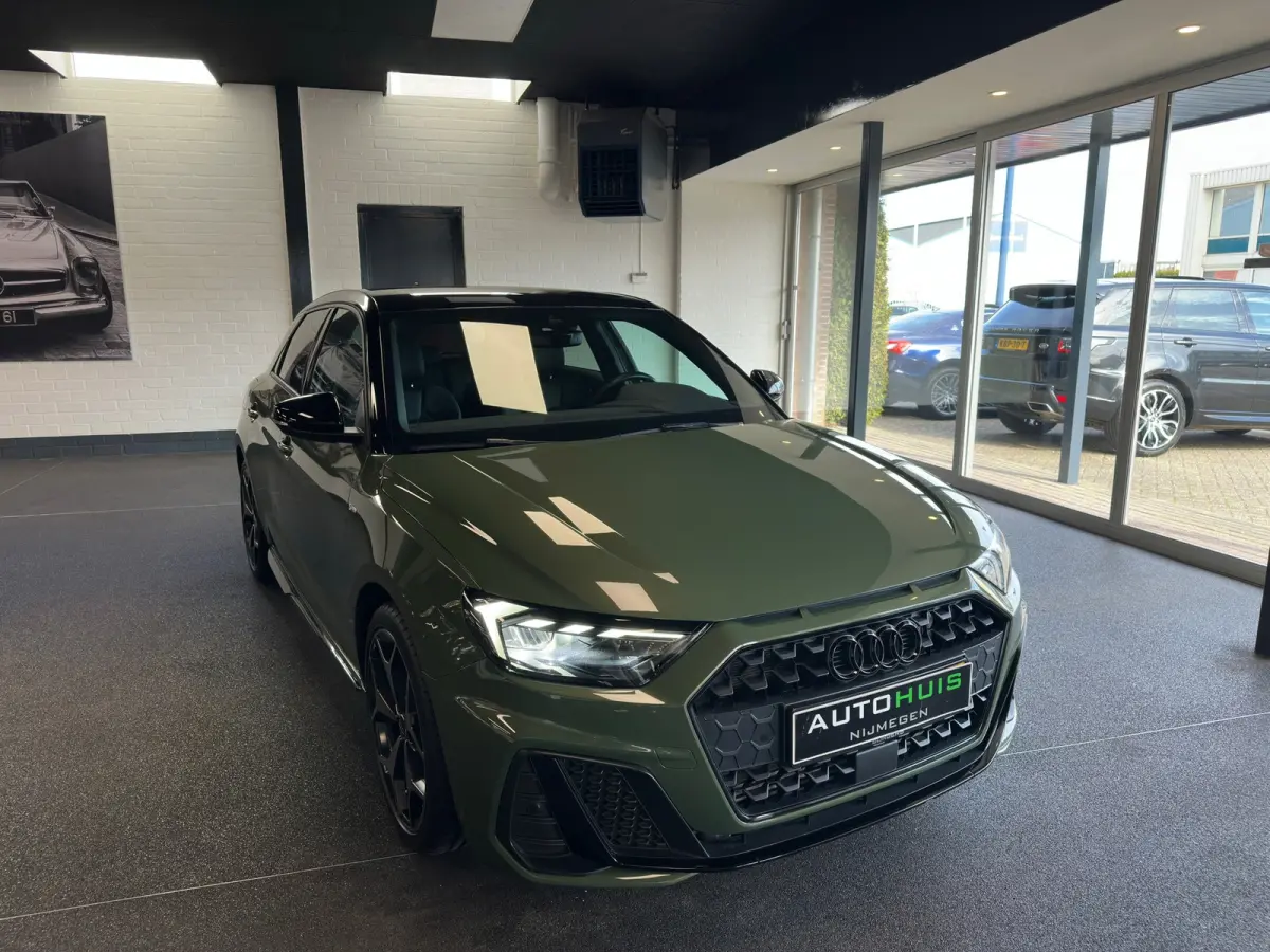 40 TFSI S Line edition one Sonos ACC Half leder