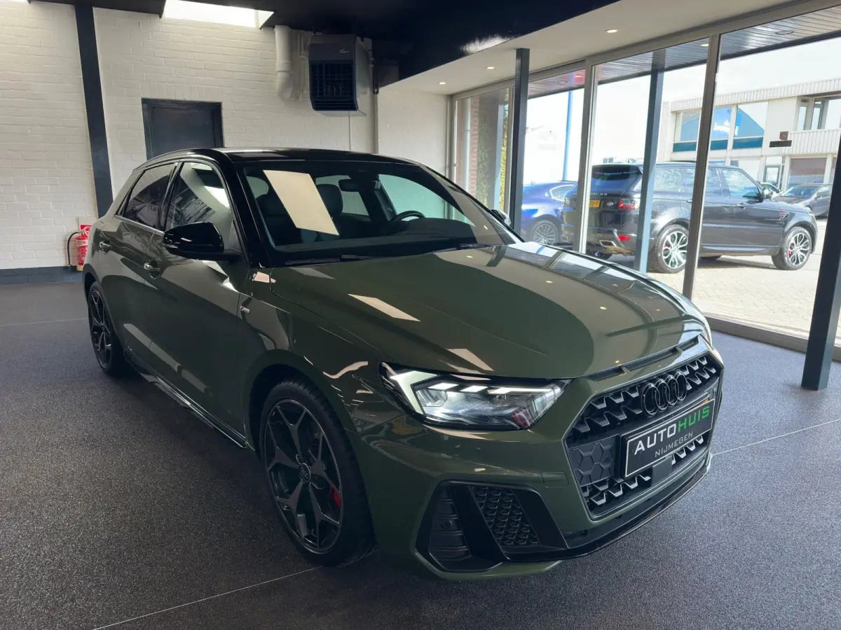 40 TFSI S Line edition one Sonos ACC Half leder