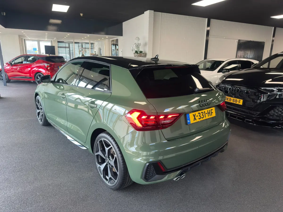40 TFSI S Line edition one Sonos ACC Half leder