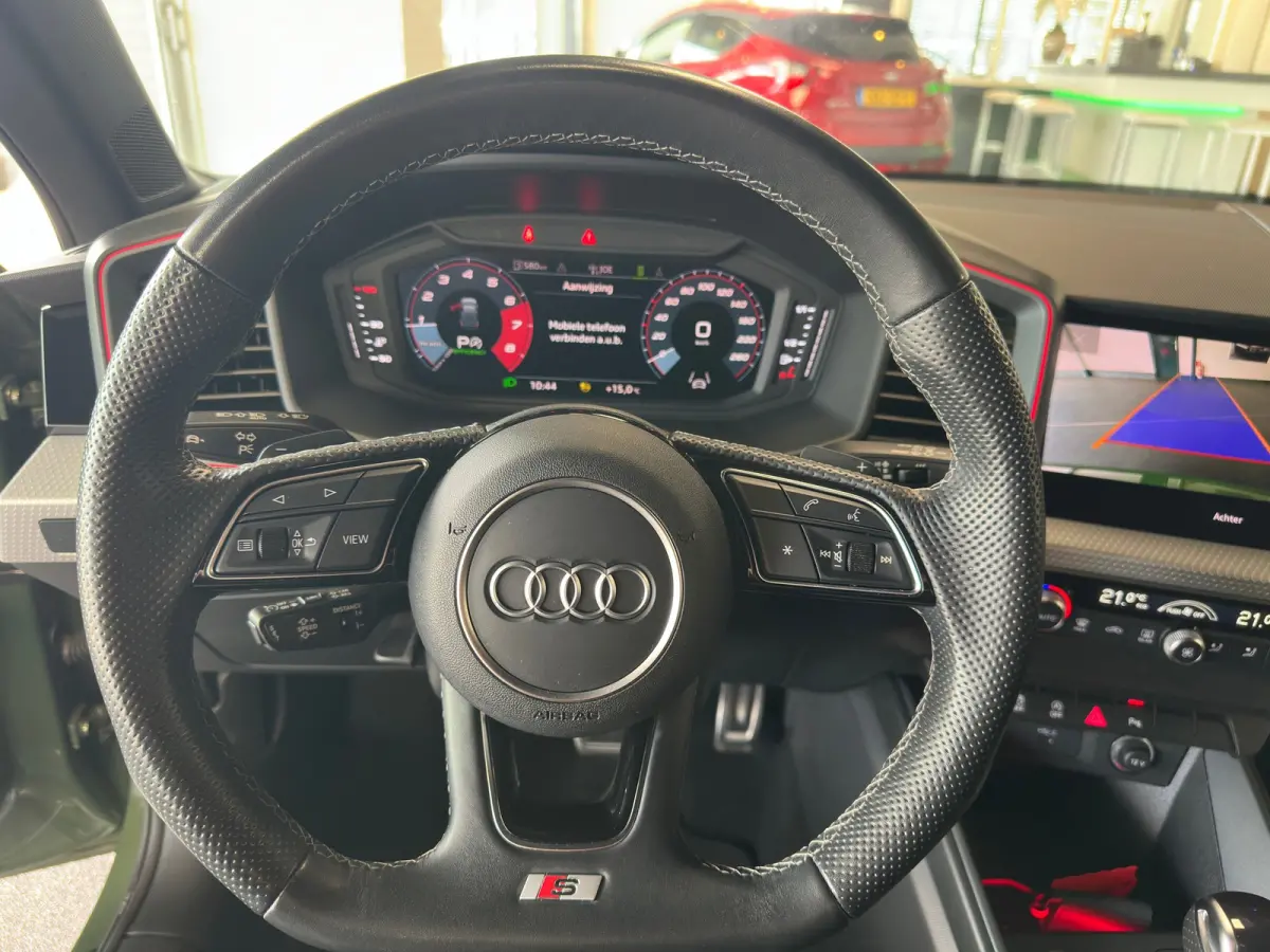 40 TFSI S Line edition one Sonos ACC Half leder