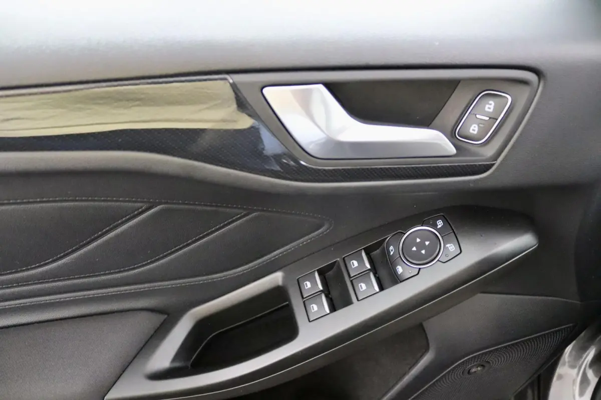 1.0 EcoBoost Hybrid ST Line X Business antraciet