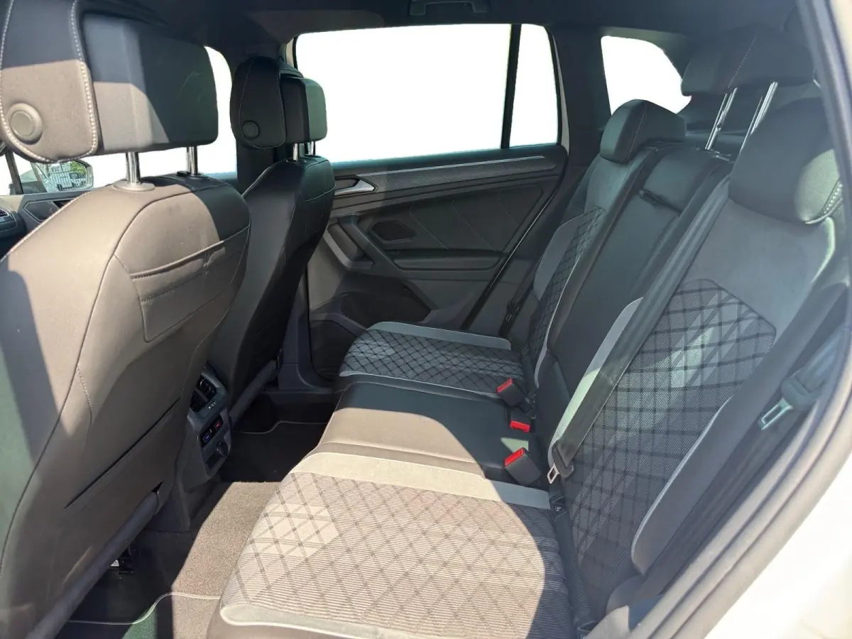 1.5 TSI R-Line Business+ | Automaat | Cruise Control | Climate Control | Digital Dashboard | Stoelverwarming | Stuurverwarming | Navigatie | Parkeersensoren |