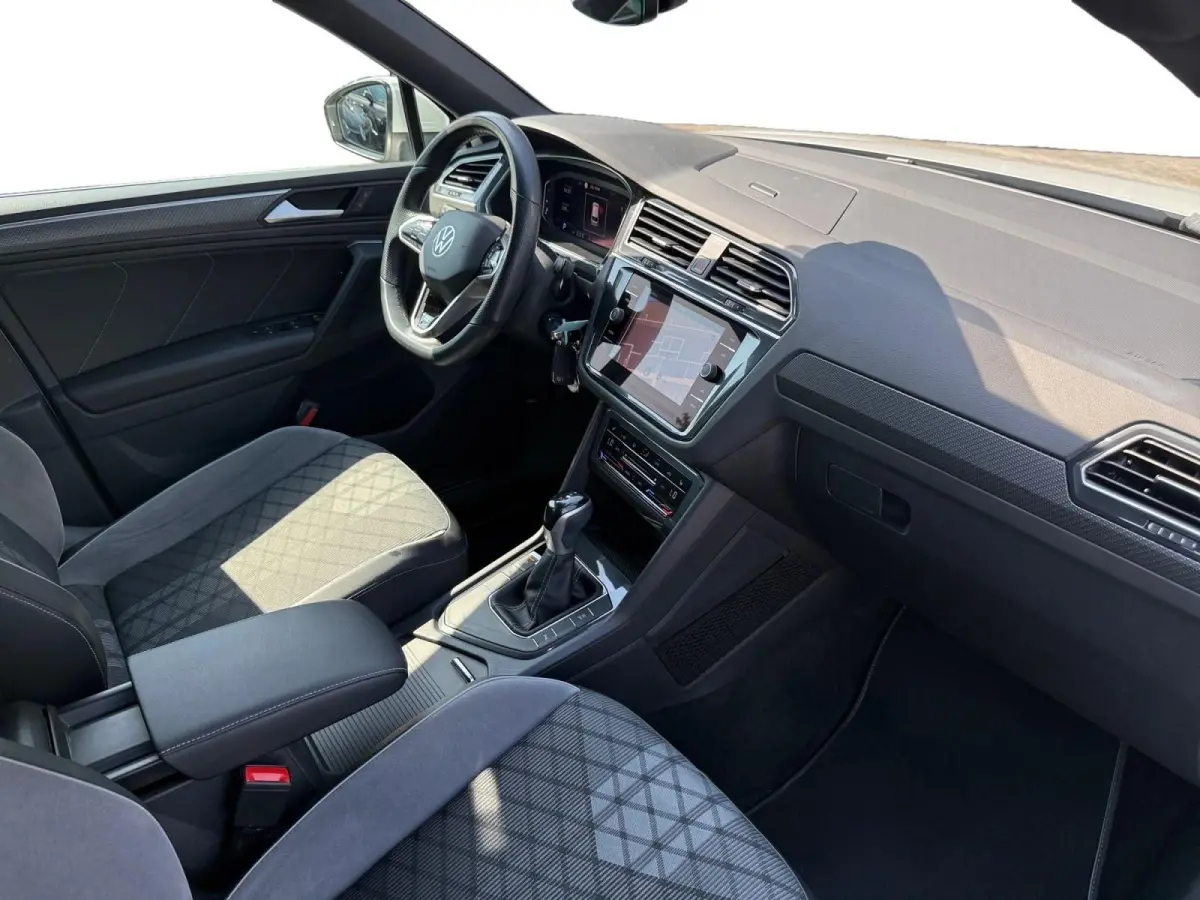 1.5 TSI R-Line Business+ | Automaat | Cruise Control | Climate Control | Digital Dashboard | Stoelverwarming | Stuurverwarming | Navigatie | Parkeersensoren |