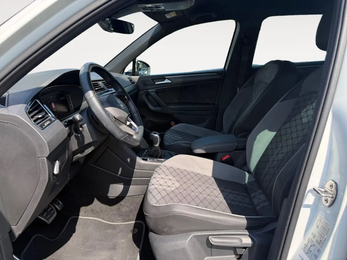 1.5 TSI R-Line Business+ | Automaat | Cruise Control | Climate Control | Digital Dashboard | Stoelverwarming | Stuurverwarming | Navigatie | Parkeersensoren |