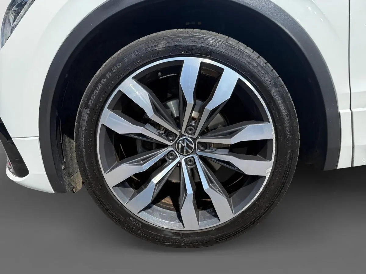 1.5 TSI R-Line Business+ | Automaat | Cruise Control | Climate Control | Digital Dashboard | Stoelverwarming | Stuurverwarming | Navigatie | Parkeersensoren |