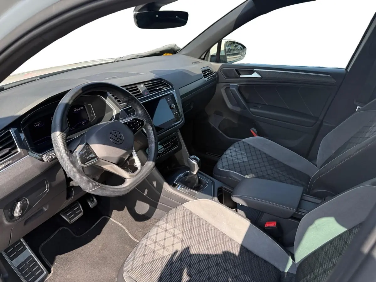 1.5 TSI R-Line Business+ | Automaat | Cruise Control | Climate Control | Digital Dashboard | Stoelverwarming | Stuurverwarming | Navigatie | Parkeersensoren |