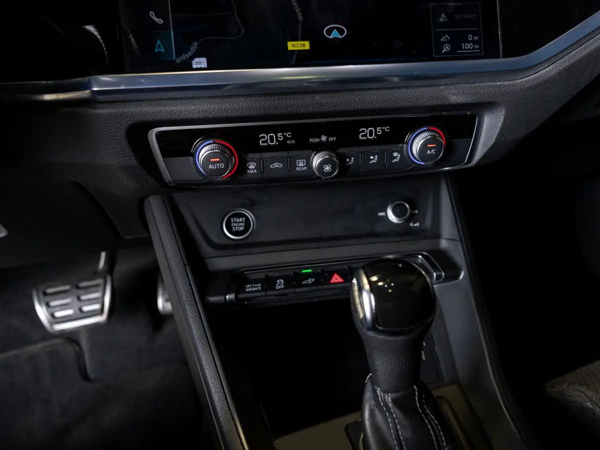 45 TFSI e 2x S-Line edition / 245pk / Panorama dak / Keyless / Sfeerverlichting /