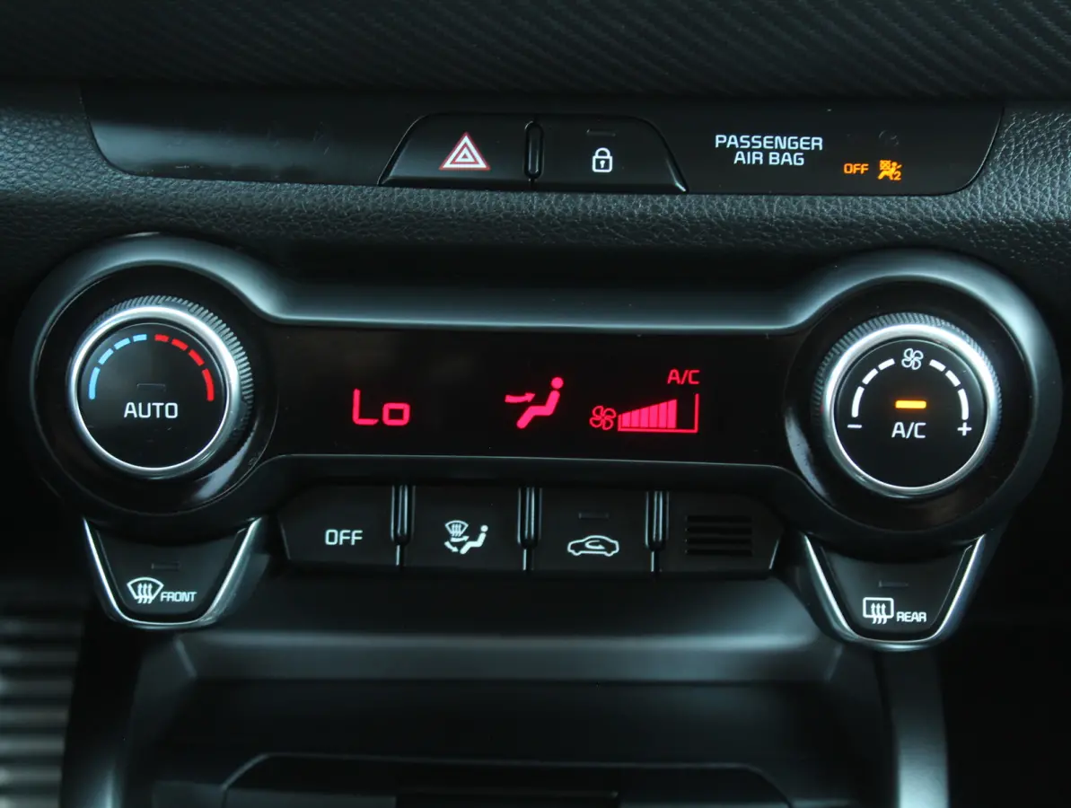 1.0 T-GDi MHEV GT-Line CARPLAY | CAMERA | CLIMATE | LED | NAVI | DAB | LMV17 | LEER/STOF | KEYLESS | CRUISE | AFNBTRHAAK | STOEL/STUURVERW