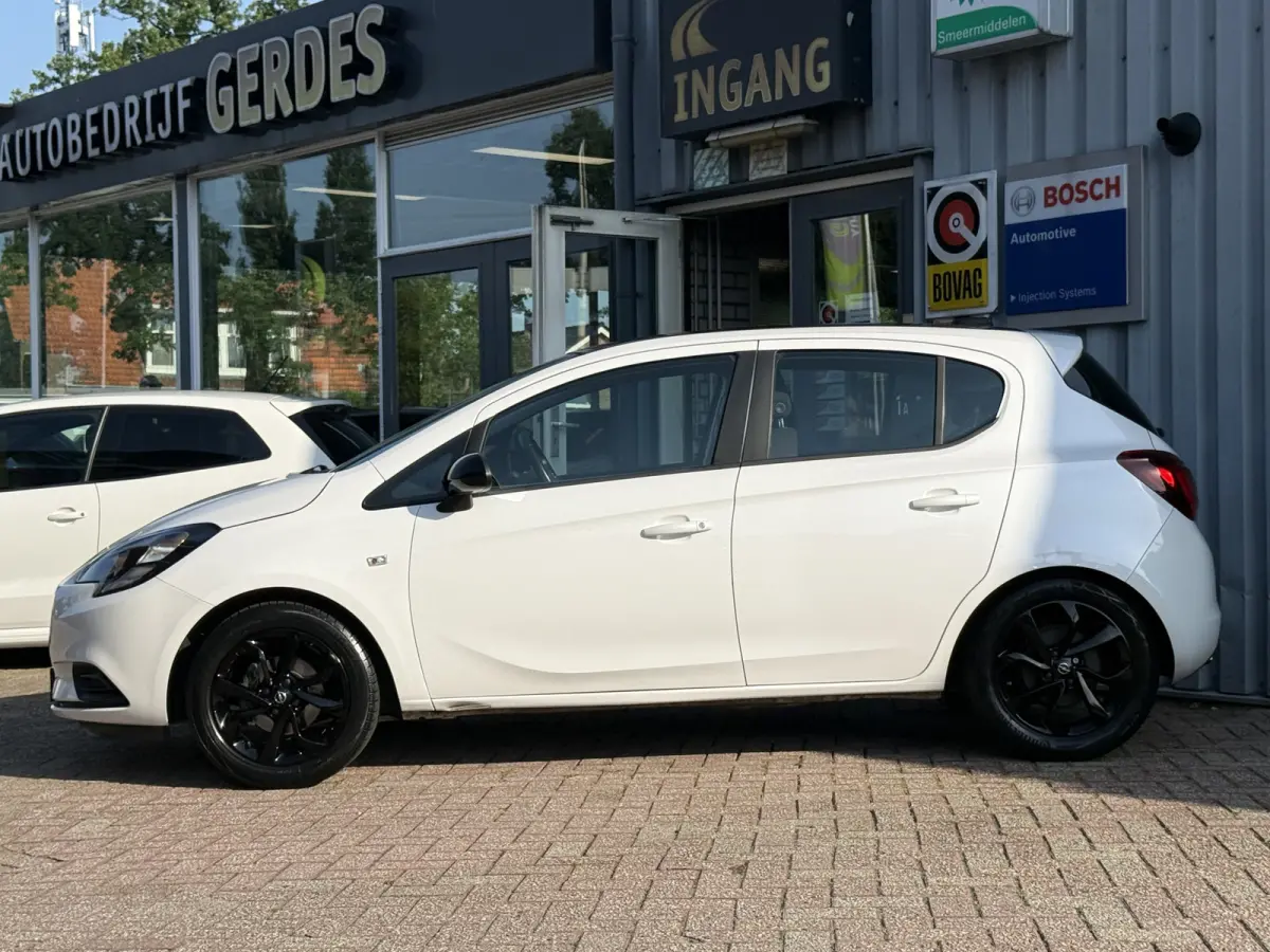 Corsa. 1.4 Black Edition | CARPLAY | CRUISE | NAVI | PARELMOER WIT |