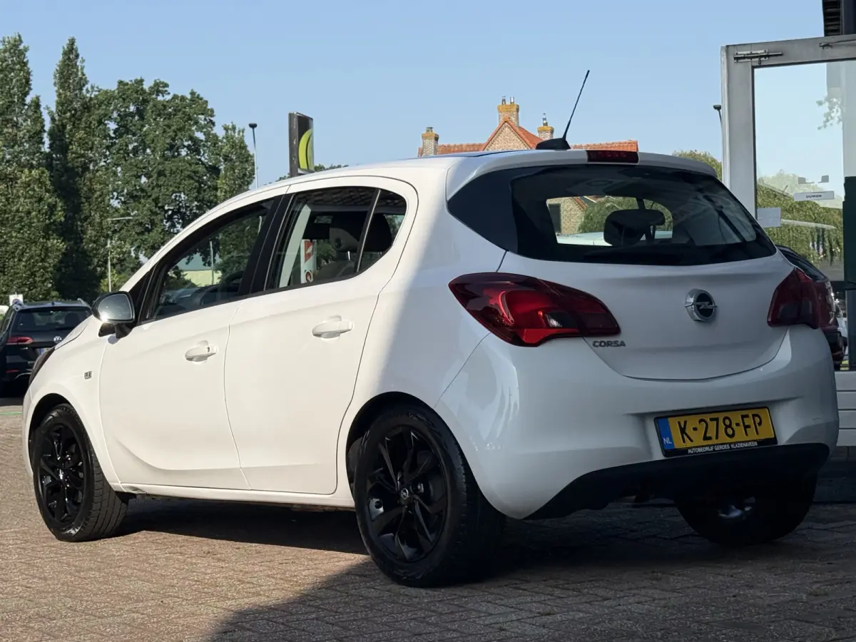 Corsa. 1.4 Black Edition | CARPLAY | CRUISE | NAVI | PARELMOER WIT |