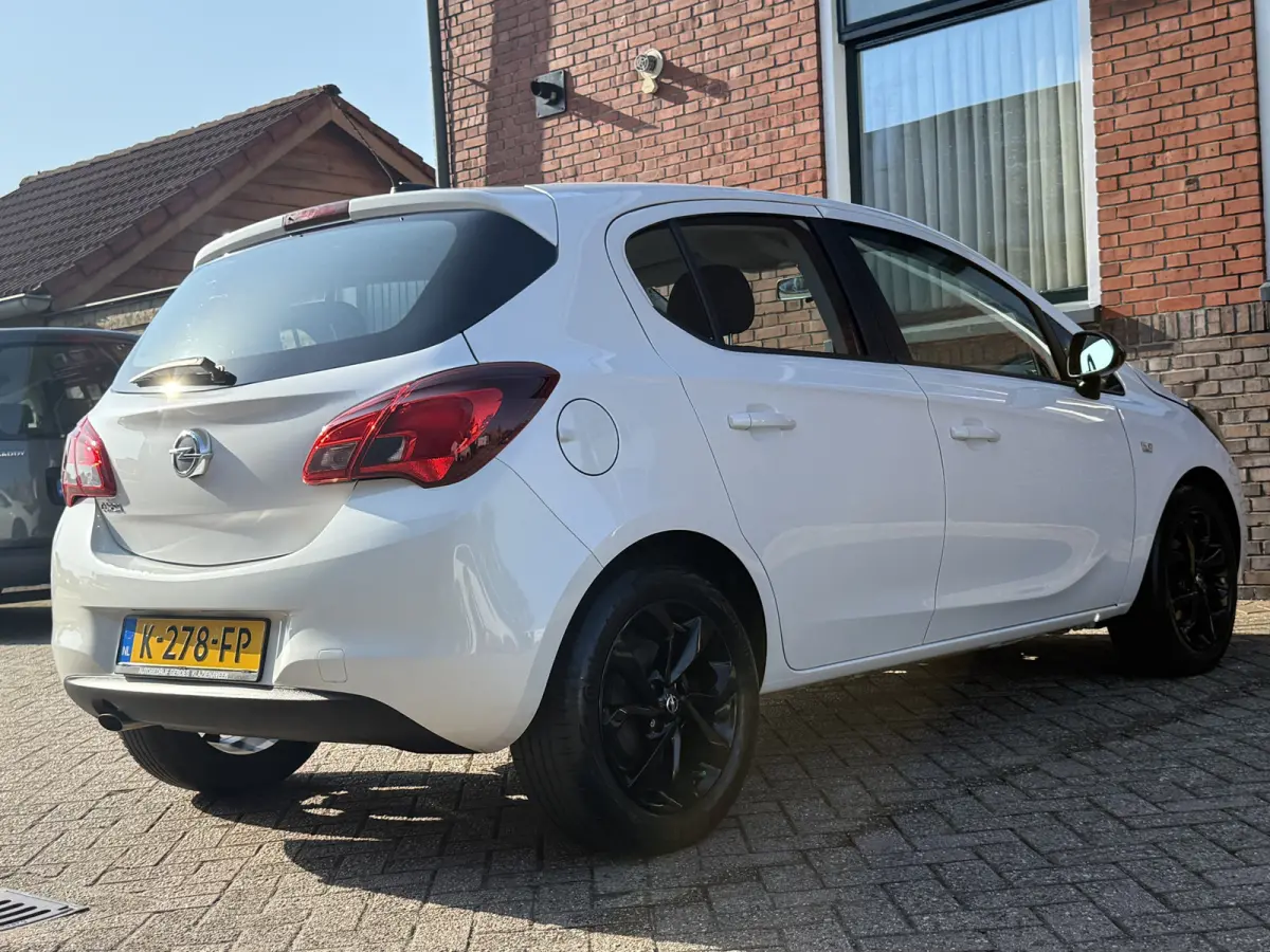Corsa. 1.4 Black Edition | CARPLAY | CRUISE | NAVI | PARELMOER WIT |