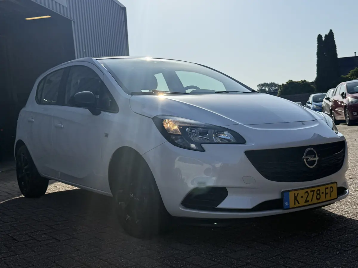 Corsa. 1.4 Black Edition | CARPLAY | CRUISE | NAVI | PARELMOER WIT |