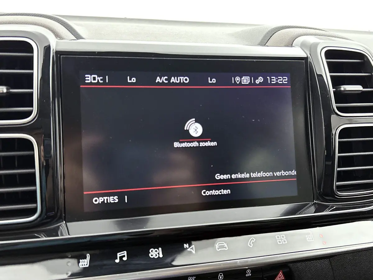 Shine 180pk Automaat | Lederen bekleding | Elektrisch verstelbare bestuurdersstoel met geheugen | Panoramisch schuifdak | Elektrische achterklep | Navigatie | Camera achter | Apple Carplay e