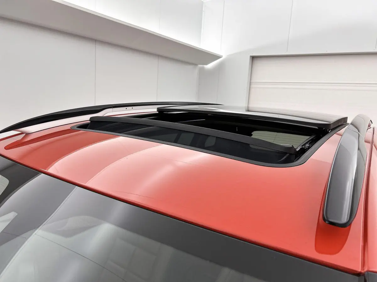 Shine 180pk Automaat | Lederen bekleding | Elektrisch verstelbare bestuurdersstoel met geheugen | Panoramisch schuifdak | Elektrische achterklep | Navigatie | Camera achter | Apple Carplay e