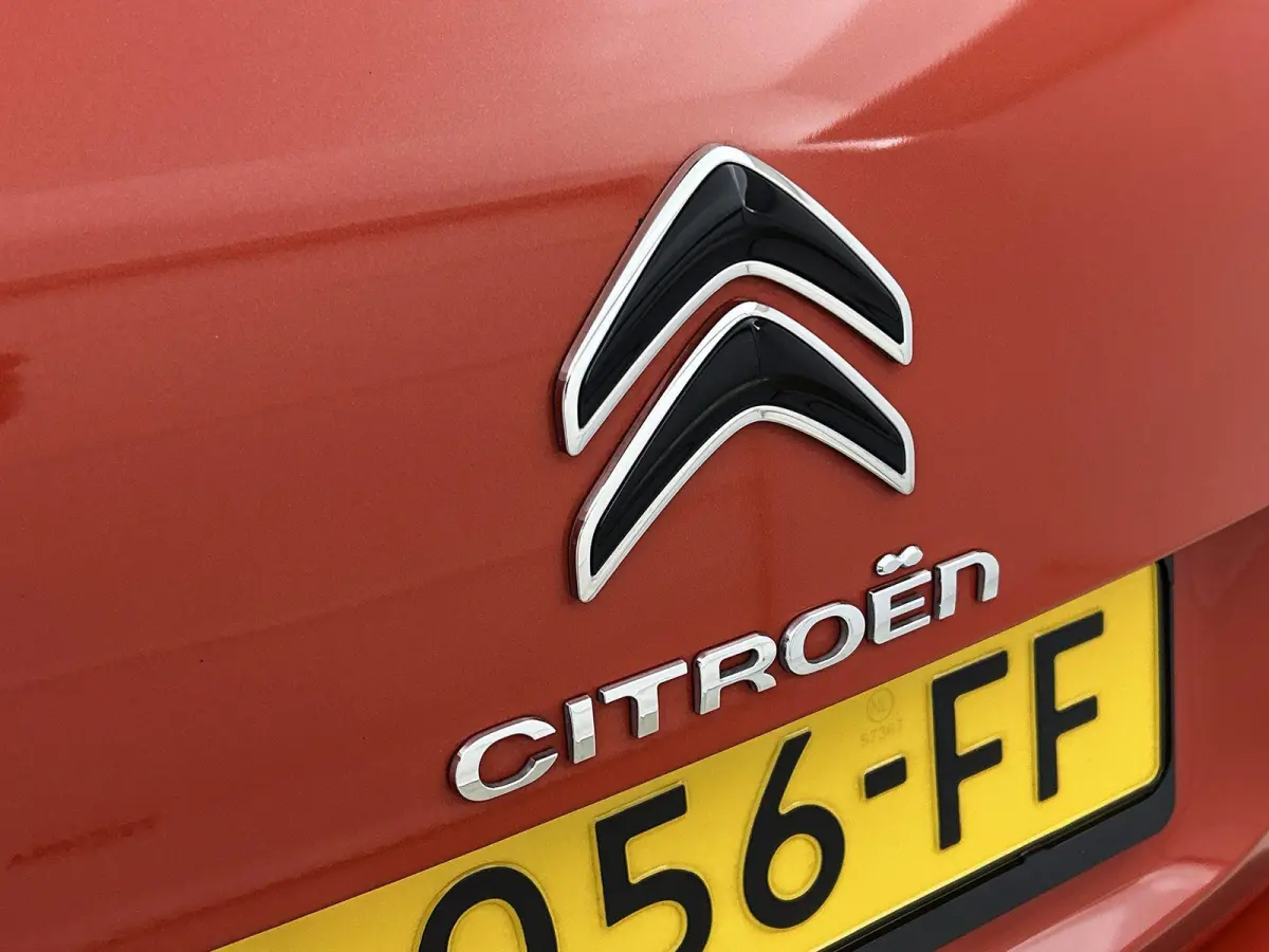 Shine 180pk Automaat | Lederen bekleding | Elektrisch verstelbare bestuurdersstoel met geheugen | Panoramisch schuifdak | Elektrische achterklep | Navigatie | Camera achter | Apple Carplay e
