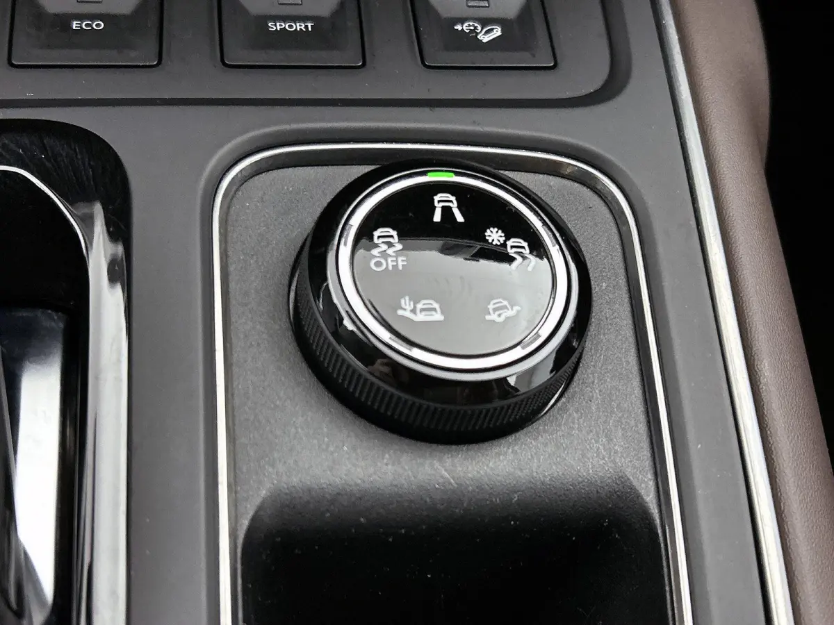 Shine 180pk Automaat | Lederen bekleding | Elektrisch verstelbare bestuurdersstoel met geheugen | Panoramisch schuifdak | Elektrische achterklep | Navigatie | Camera achter | Apple Carplay e